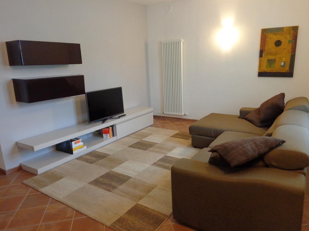 Villa La Casa In Rivalta Verduno Zimmer foto